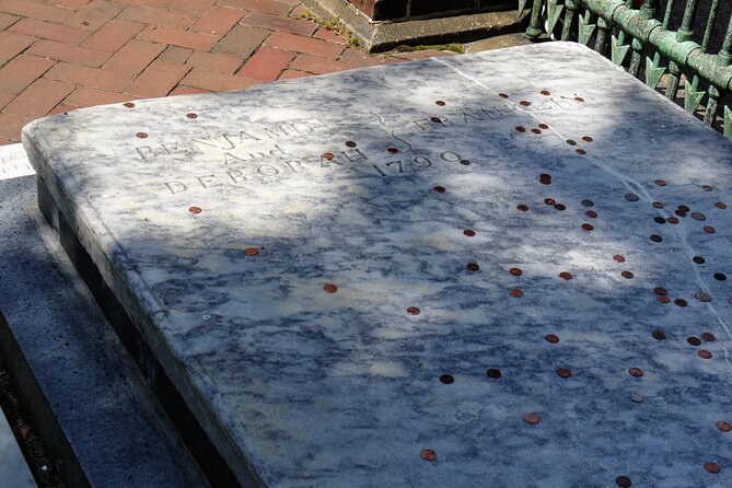 2.5 Hour Philadelphia History Tour with Washington War Tent Show - Carpenters’ Hall, Franklin’s grave, and the layers of the city