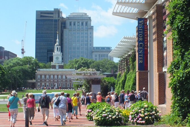 90 Minute History Walking Tour of Old City Philadelphia - Starting at Signer’s Garden: getting your bearings fast