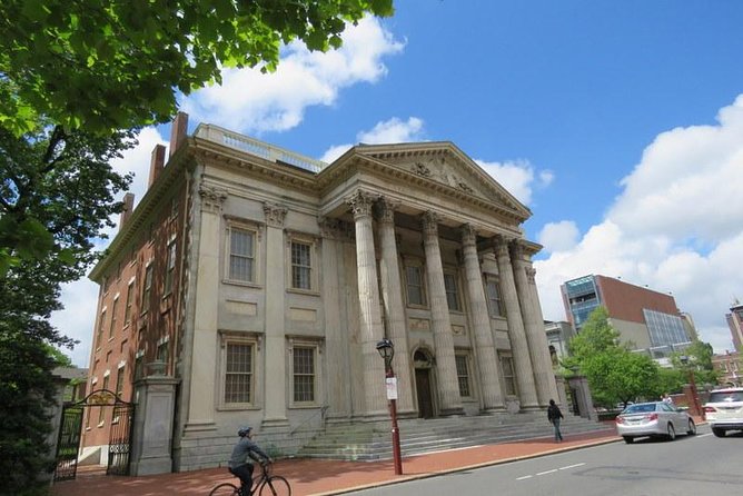 Alexander Hamilton Private Group Walking Tour in Philadelphia - Why a private Hamilton walk beats hopping between plaques