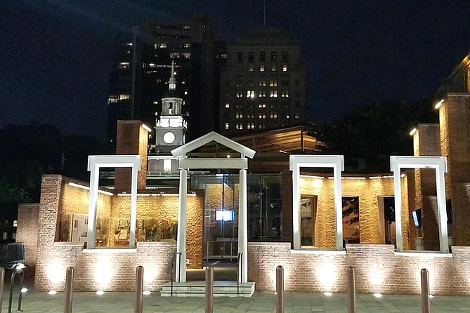 Alexander Hamilton Private Group Walking Tour in Philadelphia - Christ Church Burial Area and Robert Morris: money, choices, and legacy