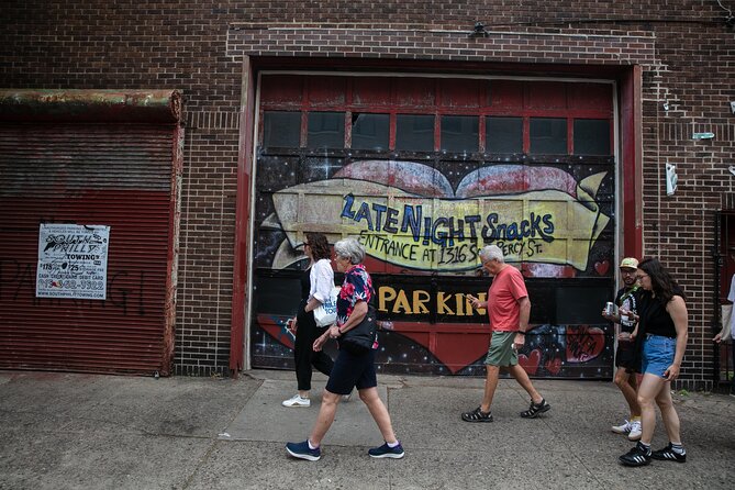 Behind The Scenes Food Tour: South Philly & Italian Market - Stop 1: Columbus Square Park and the Philly cheesesteak origin story