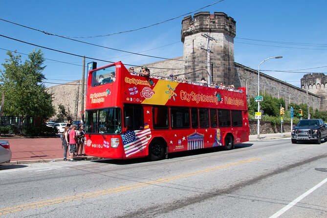 City Sightseeing Philadelphia HOHO Bus Tour + Bookable Extras - Guide commentary, photo reality, and wait-time expectations