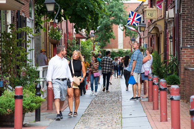 City Sightseeing Walking Tour – Founding Fathers and Mothers - Betsey Ross House: starting with a story you can visualize