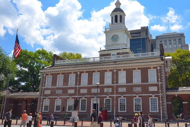 Explore Philly's Highlights on a Private 4h Walking Tour - Christ Church Burial Ground: Franklin’s Grave and Seasonal Timing