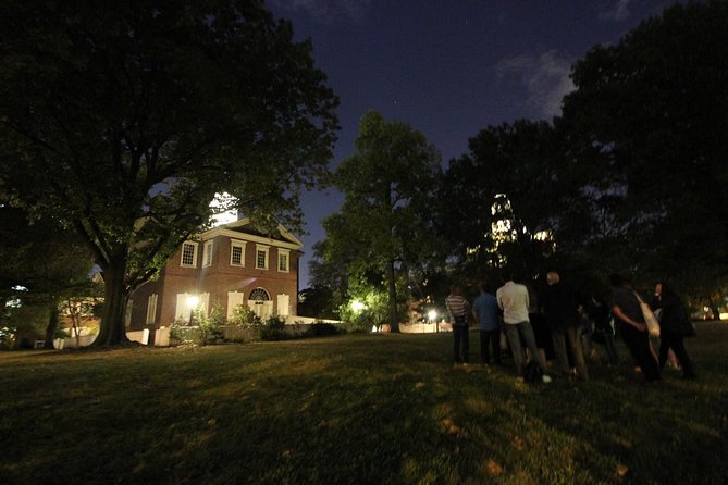 Ghost Tour of Philadelphia by Candlelight - Why This Candlelight Ghost Walk Works So Well at 7:30