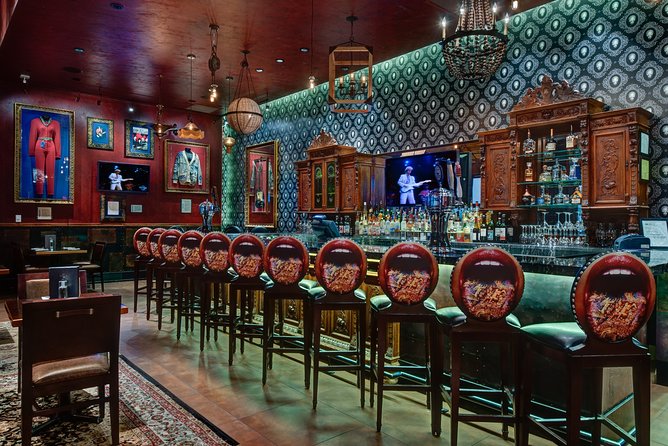 Hard Rock Cafe Philadelphia - Food Worth Ordering: Burgers, Ribs, Salmon, and the Classic Choice