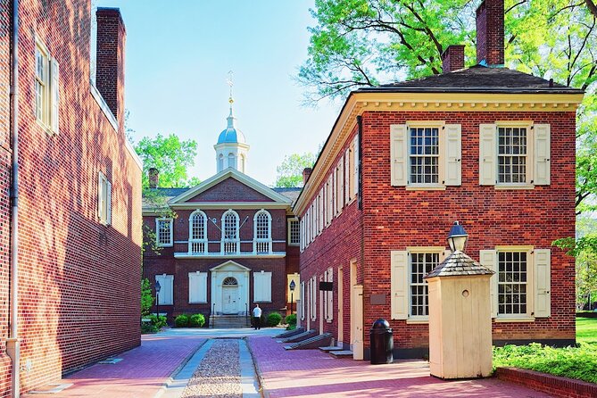 Historic Sites of Philadelphia Self-Guided Walking Audio Tour - The starting hit: Elfreth’s Alley and the Revolution before you even cross the street