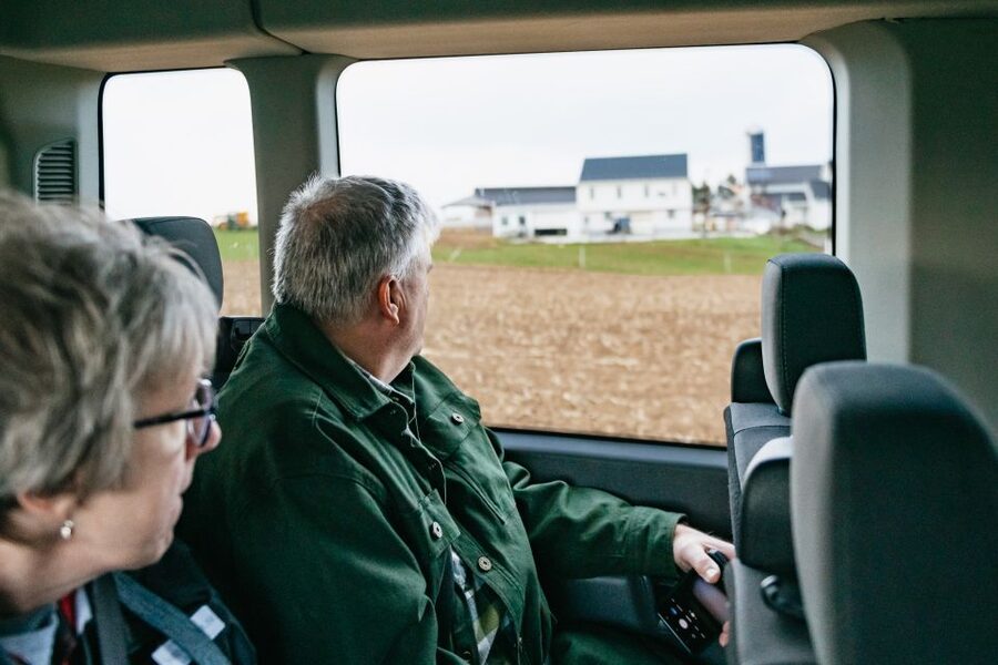 Lancaster County: Tour and Meal with an Amish Family - The Amish Home Meal: What It Feels Like to Eat Around the Table