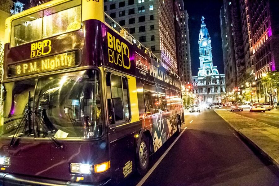 Philadelphia By Night Tour - Entering The Night-Glow Loop: what this tour really feels like