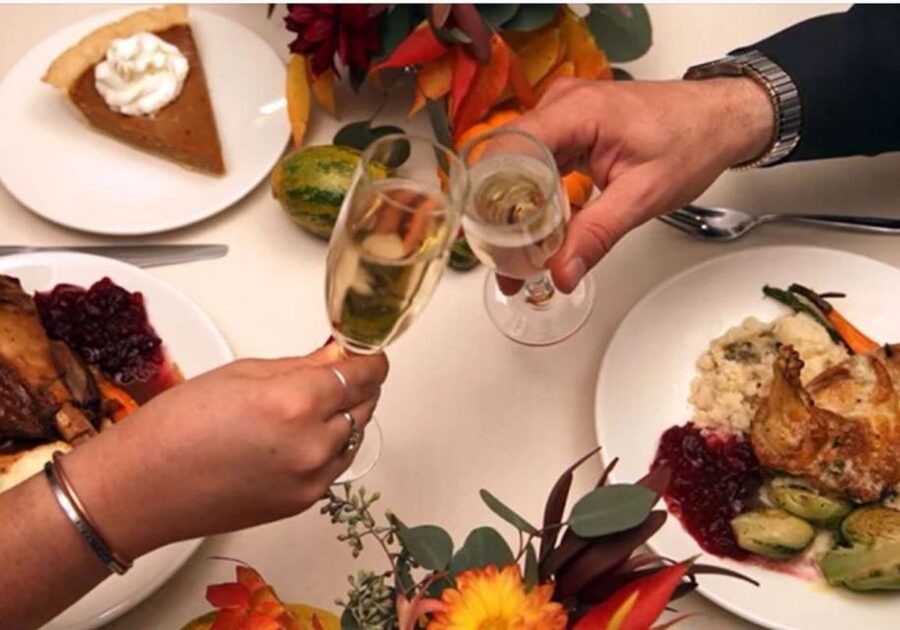 Philadelphia: Christmas Eve Gourmet Brunch or Dinner Cruise - Why this Philadelphia Christmas Eve cruise works for dinner plans