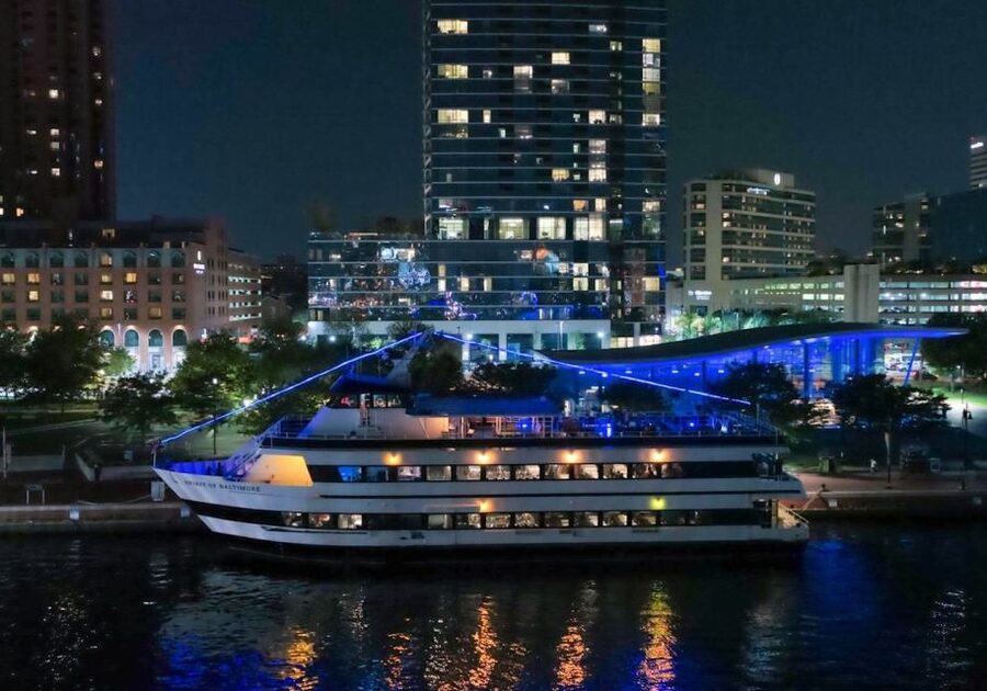 Philadelphia: Christmas Eve Gourmet Brunch or Dinner Cruise - The 3-course buffet: what you’ll actually eat and how to plan your plate