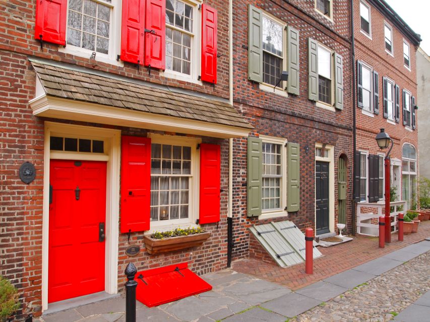 Philadelphia: Grim, Dark, and Twisted History Tour - The site of the first bank robbery in the US