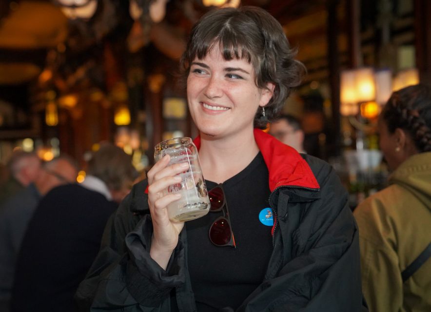 Philadelphia: Guided Tour with Pub Crawl - Four Bar Stops Close Together: What to Expect at Each Stop