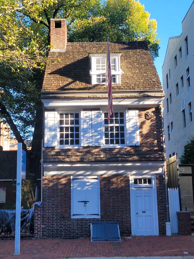 Philadelphia: Guided Walking Tour of Historic District! - Liberty Bell and Independence Hall: The Cracked Icon Meets the Debates