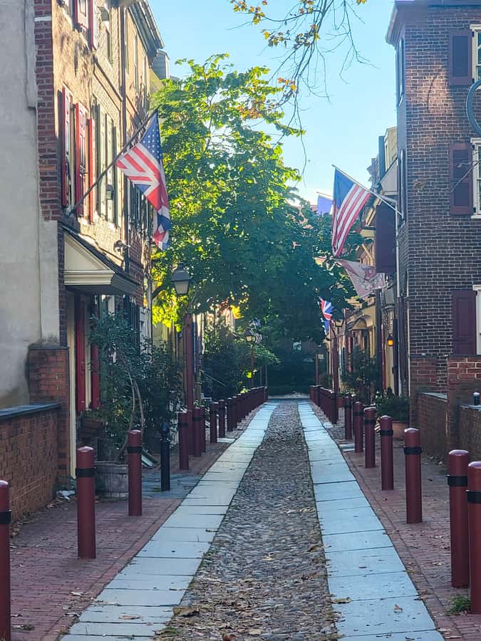 Philadelphia: Guided Walking Tour of Historic District! - Starting at Independence Visitor Center: Getting Your Bearings Fast