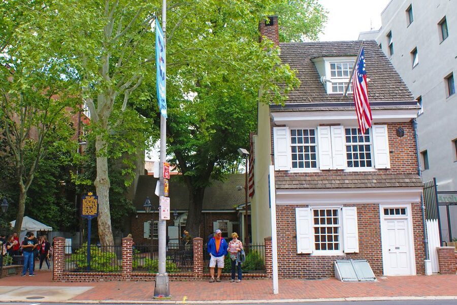 Philadelphia: History, Highlights & Revolution Walking Tour - Independence Hall and the recreated President’s House: more than a postcard