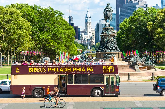 Philadelphia Hop-On Hop-Off City Tour - South Street and Head House Square: street life on your timetable