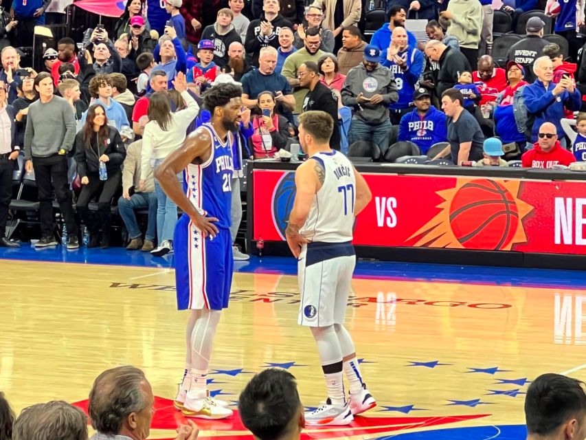 Philadelphia: Philadelphia 76ers Basketball Game Ticket - Getting into Wells Fargo Center: your phone ticket is the key