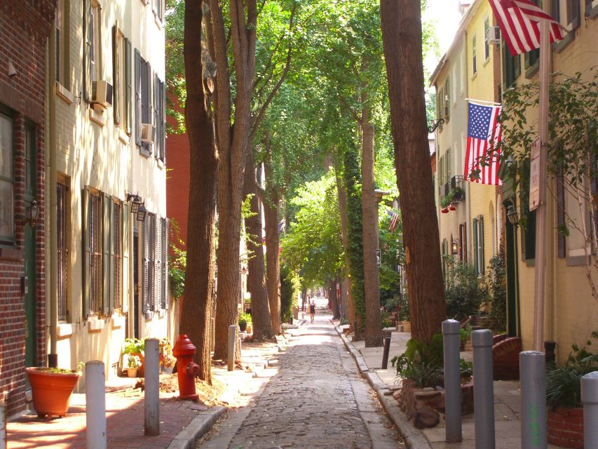 Philadelphia: Revolutionary Walk Through Historic Old City - Elfreth’s Alley and Christ Church: The Revolution’s Neighborhood