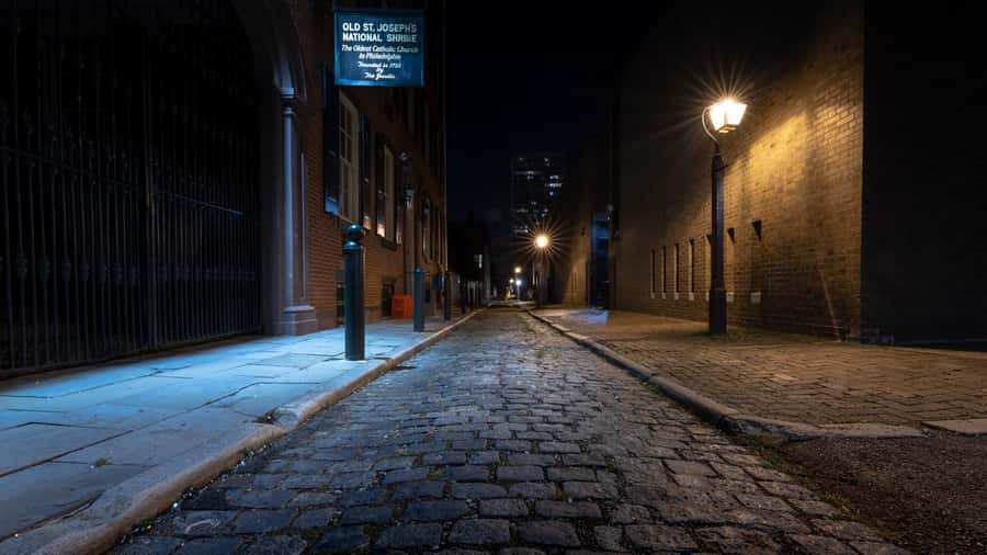 Philly Ghosts: Phantoms of Philadelphia Tour - Meeting at Washington Square: The Tomb of the Unknown Soldier Landmark