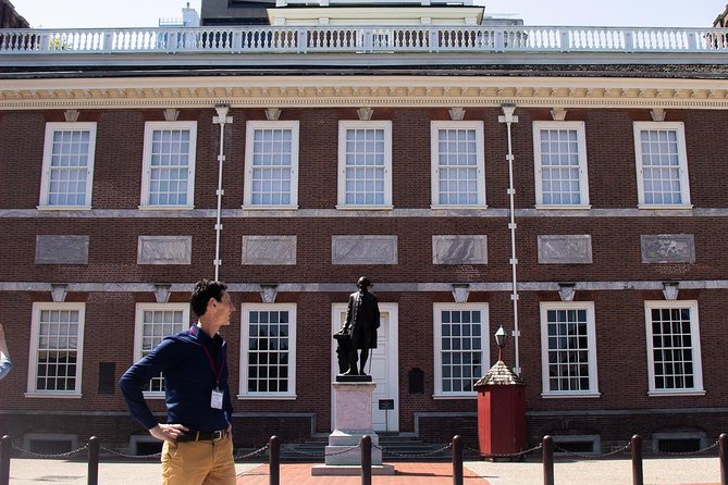 Private Philadelphia French/English Historical and Architectural Walking Tour - Independence National Historical Park: Liberty Bell energy, plus real architectural context