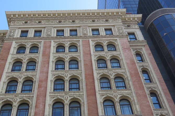 Small-Group Public Walking Tour Exploring Philadelphia's Gilded Age to Now - Why Philadelphia’s building styles change so fast