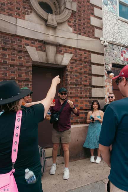 South Philadelphia: Its Always Sunny Walking Tour - Walking time, distance, and weather: the real-life pacing