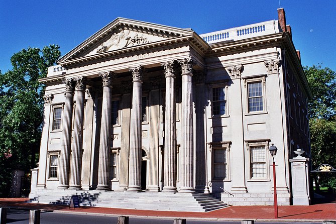 The Philadelphia Sightseeing Day Pass: 35+ Historic Attractions & Tours - Using the hop-on hop-off bus to connect the city