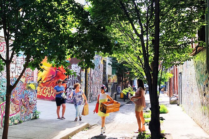 Vintage Thrift Quest Walking Tour in Philadelphia - How the guides make thrift shopping easier (and more fun)