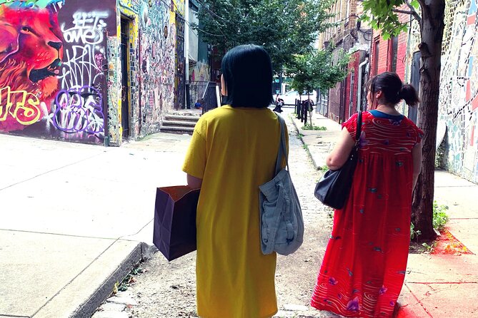 Vintage Thrift Quest Walking Tour in Philadelphia - The free-browse time is the real value of this tour