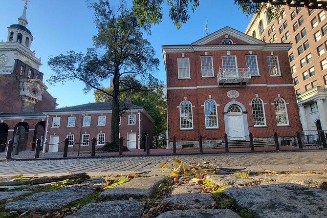 Walking Tour of Historic Philadelphia - Liberty Bell Center: why it no longer rings